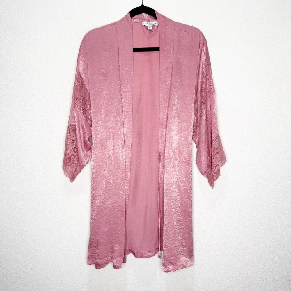 In Bloom Pink Shimmery Lace Short Robe M/L